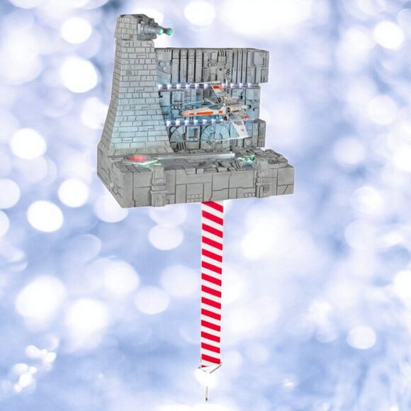 2024 Hallmark QFM3924 "Luke Skywalker's X-Wing Starfighter" Stocking Hanger Set - Picture 4 of 8